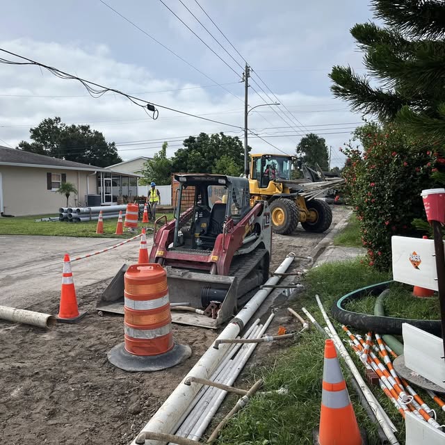 Sun State Traffic Control construction signs properly installed on Florida roadside